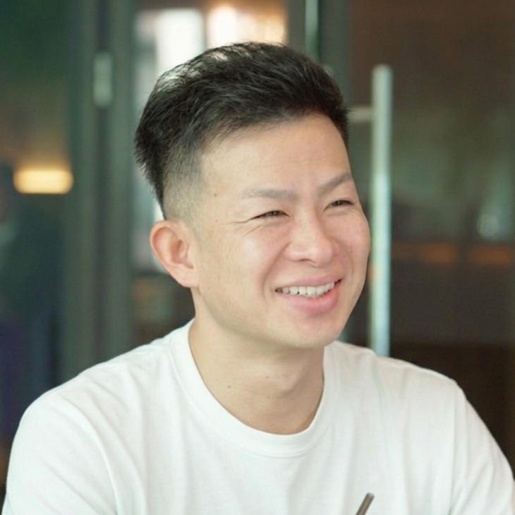 講師